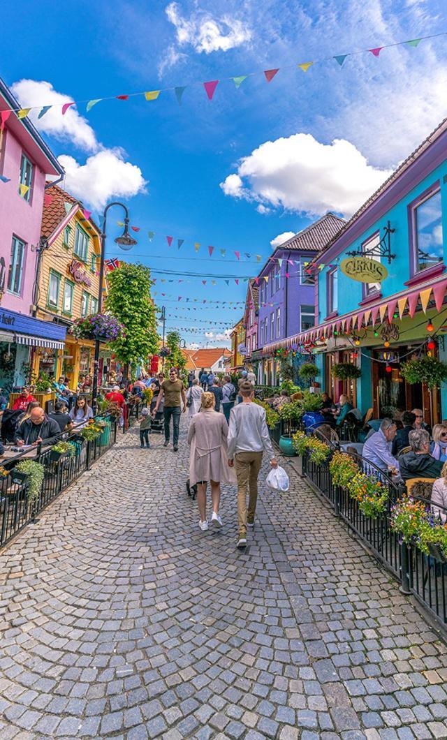 A Place To Stavanger, 3 *
